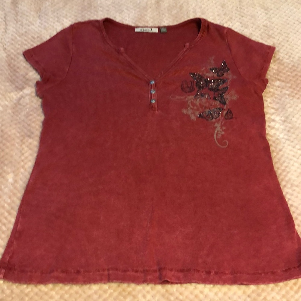 Women’s faded red V-Neck Blouse w/butterfly print
